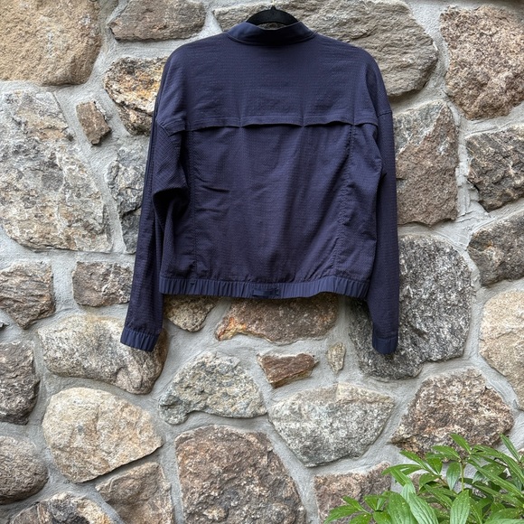 Women’s lululemon pack light bomber jacket size 8. - Picture 3 of 6